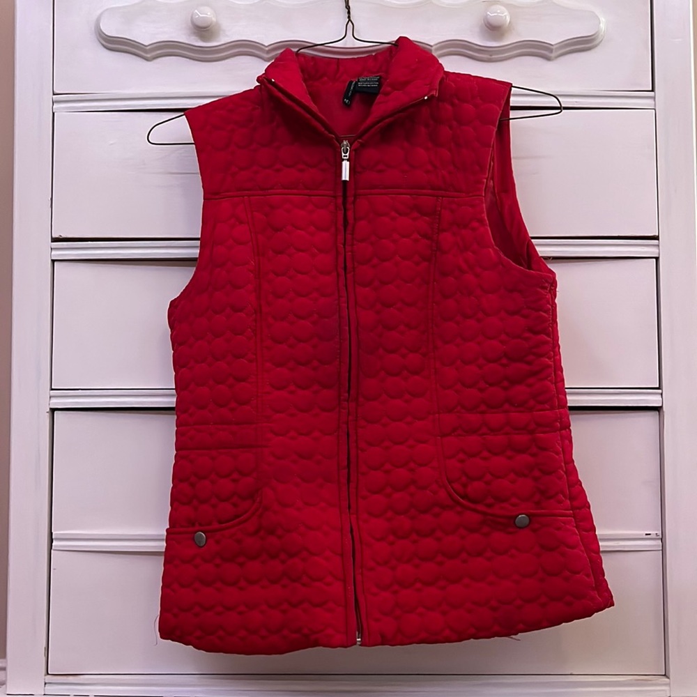 red vest!!
